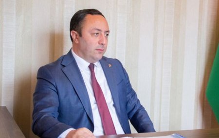 Partiya sədri Elçibəyin köməkçisinə və keçmiş icra başçısına qarşı dələduzluq edib?