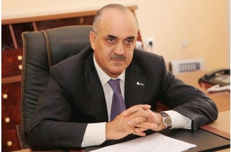 Səlim Müslümov pulları dayısı qızının əri vasitəsilə alırmış - Təfərrüat