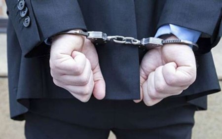 Rüşvətə görə həbsdə olan sabiq icra başçısının yenidən məhkəməsi başladı