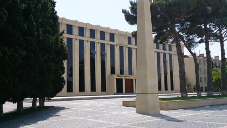 İcra hakimiyyətinin “sevimli” şirkəti ölkədən qanunsuz pul çıxarıb