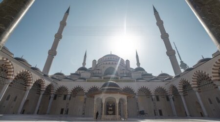Axund məsciddə qadınlara bunu edib- İYRINC ƏMƏL