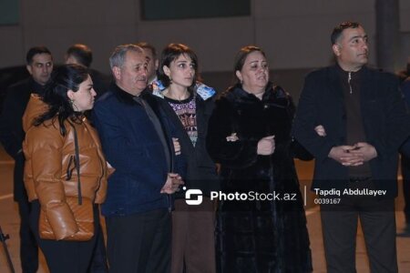 Qəhrəmanlarımızın Bakıya gəlişi zamanı duyğulu anlar – VİDEO