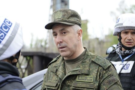 Putin Rüstəm Muradova general-polkovnik rütbəsi verdi