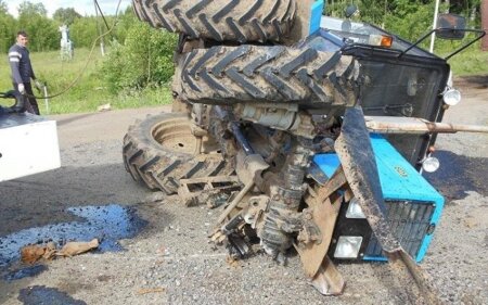 Kəlbəcərdə traktor aşdı
