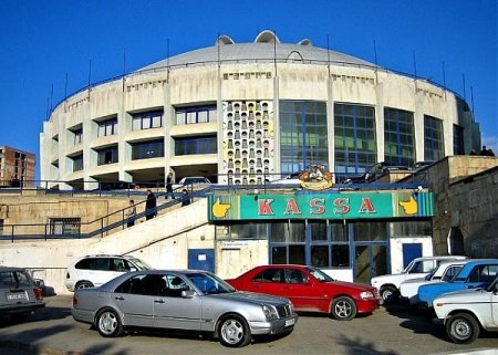  Bakı Dövlət Sirkinin təmirinə ayrılan dövlət vəsaiti kimlərin cibinə gedib..? - CAVAB VERƏN OLACAQMI?