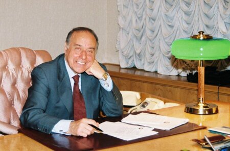 Ümummilli Lider Heydər Əliyevin 100 illik yubileyidir