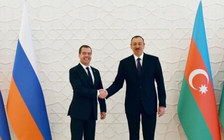 Dmitri Medvedev: "Heydər Əliyev dünya tarixində müasir Azərbaycan dövlətçiliyinin rəmzi kimi tanınıb"