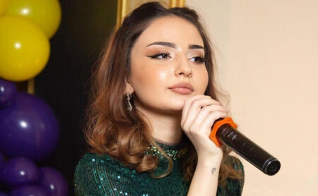 Bloger kim tərəfindən şantaj olunduğunu açıqladı