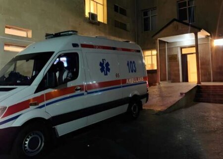 Yaralı qadın təcili yardım xərəyindən düşərək öldü - FOTO