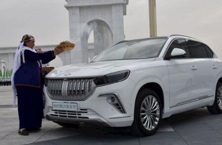 Türkmənistanda TOGG-u üzərliklə qarşıladılar