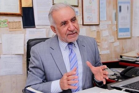 “Qab yuyulan yerlərdə kirli arvadlar oturub, yağın içində…”