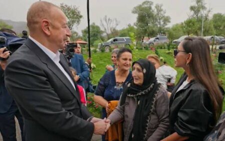 Yaşlı qadın Prezidentdən görün nəyi xahiş etdi