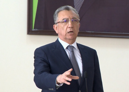 Eldar Əzizov müşavirədə bu məmurlara xəbərdarlıq etdi