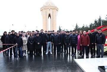 Bakı Ali Neft Məktəbində 20 Yanvar şəhidləri anılıb