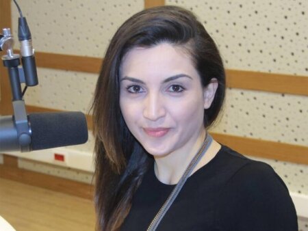 Özlərinin "yığma" lüt bədənlərini nümayiş etdirib yoruldular, indi də keçiblər çılpaq kukla şoularına.