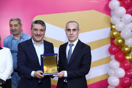 AMEA Mərkəzi Elmi Kitabxanasının direktoru, texnika elmləri doktoru Hüseyn Hüseynov Azərbaycan Nəşriyyatları Assosiasiyasının Fəxri üzvü nominasiyası ilə təltif edilib