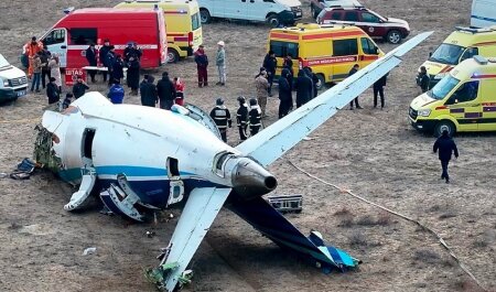 AZAL pilotu ilə dispetçerin sensasion danışığı - Aleksey Venediktov faciənin detallarını.... - VİDEO