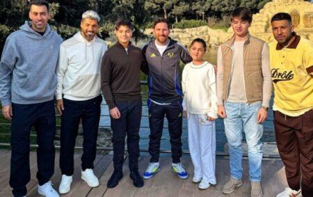 Prezidentin nəvələri Messi ilə bir arada - FOTO
