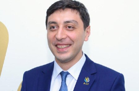 Fərid Qayıbov bu foto ilə nə demək istəyir?