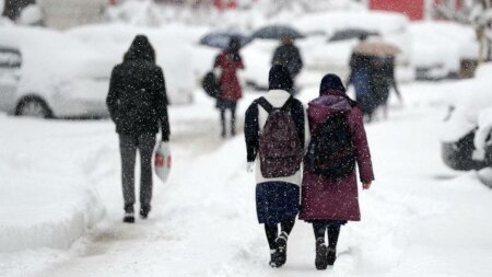 Şəhər və rayonlarda təhsil bir günlük dayandırıldı