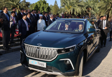 Ərdoğan Şahbaz Şərifə “Togg” hədiyyə etdi – Foto