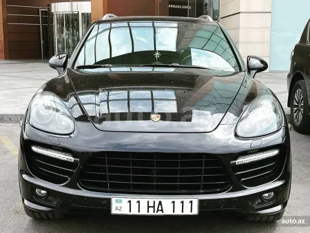 General bu məhşur idmançıya 100 min manat dəyərndə maşın nömrəsi hədiyyə etdi - FOTO