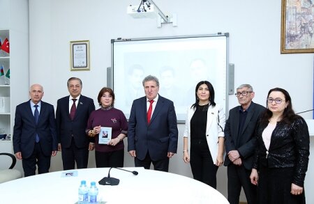 AMEA-da akademik Bəxtiyar Vahabzadənin 100 illiyinə həsr olunan elmi sessiya keçirilib