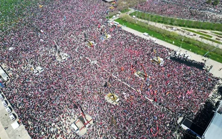 İmamoğluya görə 2,2 milyonluq mitinq