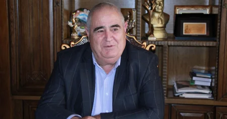 Sabiq məmur Şərurlu İsfəndiyarı İFŞA ETDİ:"155 min dollarımı vermir"