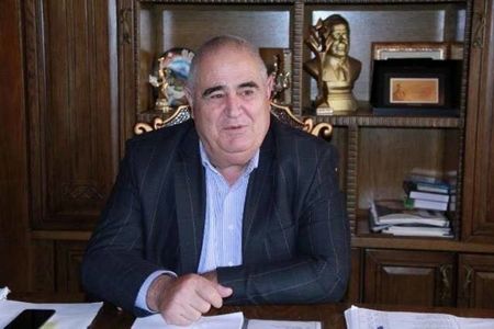 Şərurlu İsfəndiyar ona məxsus MTK-nın mənzillərinə yağış suları dolmasından danışdı