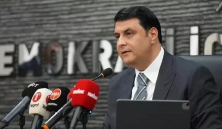 İmamoğluya dəstək verməyən bələdiyyə sədri istefa verdi