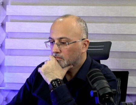 DİNŞÜNAS:  “İslamda içki verilən məclisdə iştirak etməyin haramlığından bəhs edilmir, içməyin haram olduğu bildirilir”