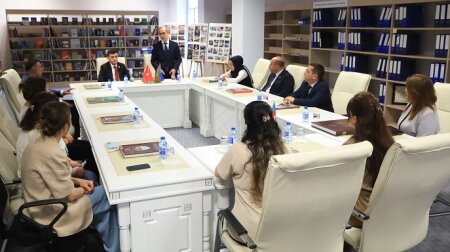 Türkiyənin Şəhid Ailələri və Qaziləri Dərnəyinin başqanı Mərkəzi Elmi Kitabxanada olub