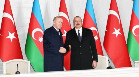 AKADEMİK ÇAĞIRIŞ ETDİ-"Min təəssüflər ki, yenə də qardaş Türkiyədə anti-Səfəvi fikirləri səslənir, türkün böyük sərkərdəsi Əmir Teymur aşağılanır..."