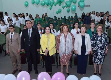 Aztəminatlı, şəhid və qazi ailələrindən olan məktəblilərə maarifləndirici kitablar və hədiyyələr təqdim olunub