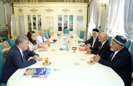 AMEA-da Özbəkistanın Ədəbiyyat, İncəsənət, Mədəniyyət və Sosial Elmlər üzrə Beynəlxalq Akademiyasının nümayəndələri ilə görüş keçirilib