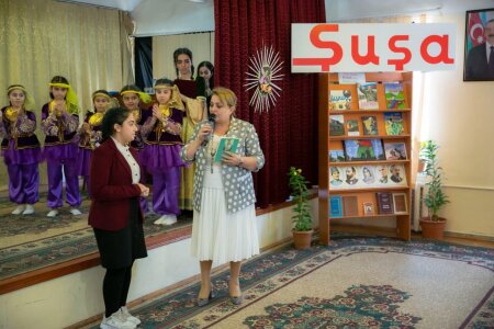Qəlbi ilə yazan bir qızın poetik dünyası