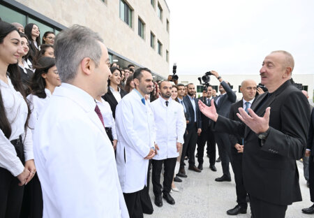 Prezident Qarabağ Universitetinin Klinikasının açılışında - FOTOLAR