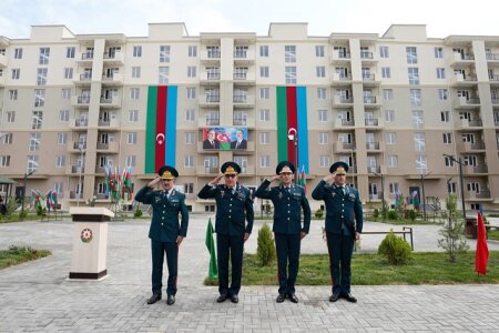 Dövlət Sərhəd Xidmətinin hərbi hissəsində yeni inşa olunmuş yaşayış binaları xidməti istifadəyə verilmişdir