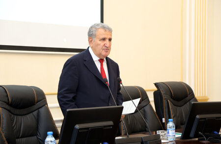 AMEA-da “Vətən müharibəsində tarixi hünər: Zəfər diskursu” mövzusunda konfrans keçirilib