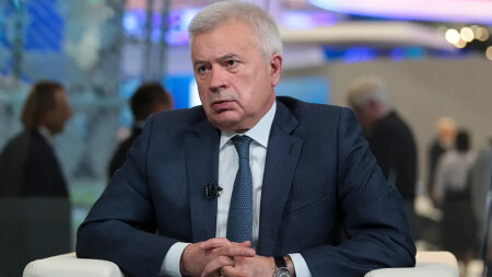 25,5 milyard dollar sərvəti OLAN  Azərbaycanlı iş adamı GÖRÜN KİMDİR?
