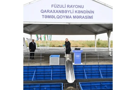 Prezident İlham Əliyev Füzuli rayonunun yeni salınacaq Qaraxanbəyli kəndinin təməlini qoyub