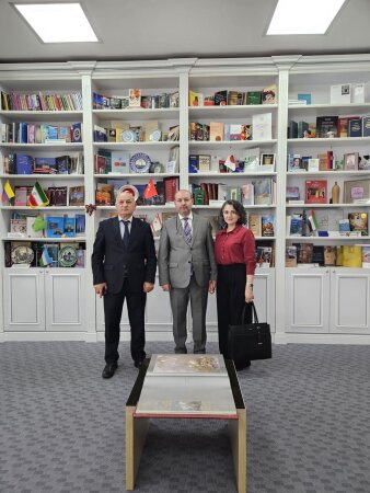 Bolqarıstanlı tədqiqatçı MEK-də olub