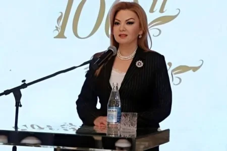 Eşqi Bağırov  201 nömrəli məktəbin QALMAQALLI  direktoru Afaq ƏliyevaNI işdən çıxardı