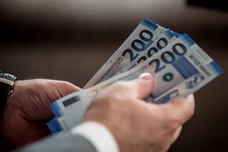 Azərbaycan əhalisinin gəlirləri 8 %-ə yaxın artıb