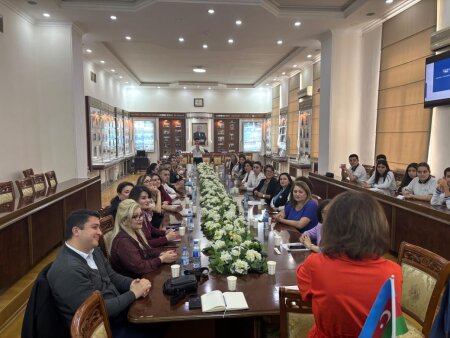MEK əməkdaşı UNEC Kitabxana-İnformasiya Mərkəzində məruzə ilə çıxış edib