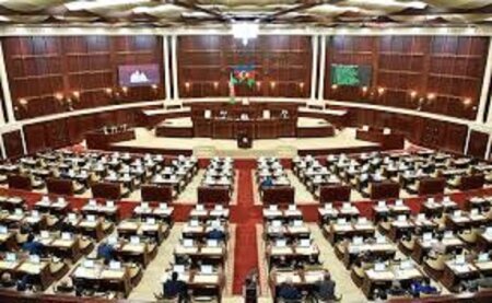 SEÇİCİLƏR ADINDAN ÖZÜNƏ TƏŞƏKKÜRNAMƏ YAZAN DEPUTAT GÖRÜN KİMDİR