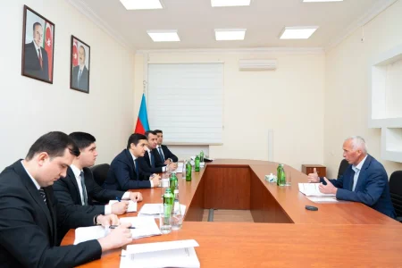 Narkoloji Mərkəzin həbsdə olan sabiq baş direktoru və müavininə hökm oxunub Narkoloji Mərkəzin həbsdə olan sabiq baş direktoru və müavininə hökm oxunub