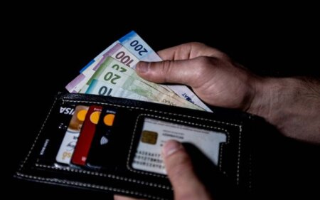 Deputat  Fazil Mustafa: "2500 manatdan yuxarı maaş alanlar 5,5 faiz təşkil edir"