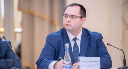 Nazir yüksək vəzifəli şəxsi işdən azad etdi - FOTO